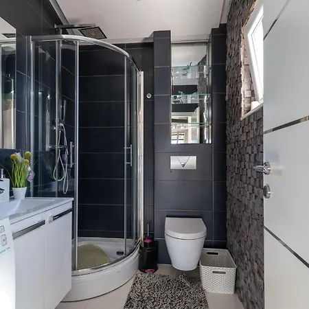 아파트 Moderne Mit Gartennutzung- Einem G By Interhome 트로기르