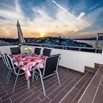 Moderne Mit Gartennutzung- Einem G By Interhome Appartamento