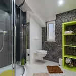 Moderne Mit Gartennutzung- Einem G By Interhome *