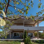 Appartamento Moderne Mit Gartennutzung- Einem G By Interhome