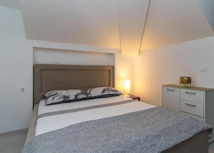 Moderne Mit Gartennutzung- Einem G By Interhome Apartment