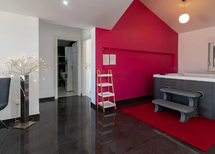 Apartment Moderne Mit Gartennutzung- Einem G By Interhome